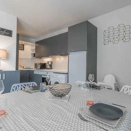 Apartment With Private Indoor Parking
